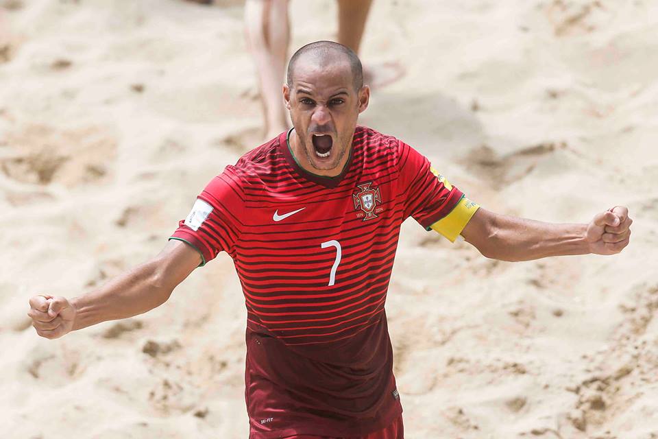 Madjer eleito melhor jogador do mundo de futebol de praia de 2015 - Futebol  de Praia - SAPO Desporto