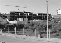 Betão embarga Centro de Saúde