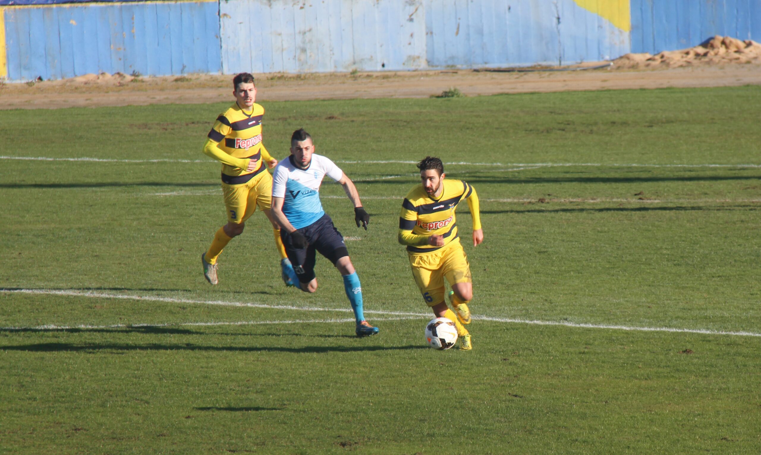 GDB cola-se aos lugares de subida