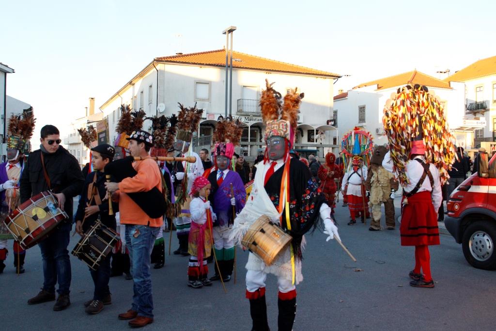 IV Encontro de Máscaras reuniu 20 grupos de Portugal e Espanha em Mogadouro