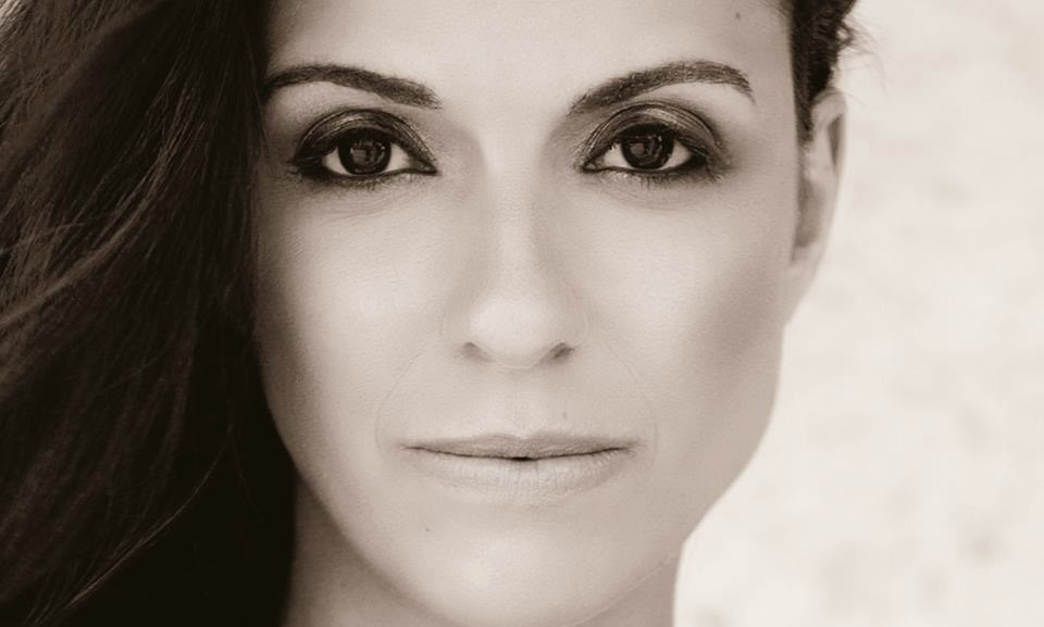 Carolina dá voz a Amália