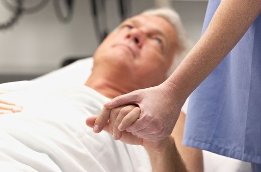 Hospitalização domiciliária requer mais equipas médicas