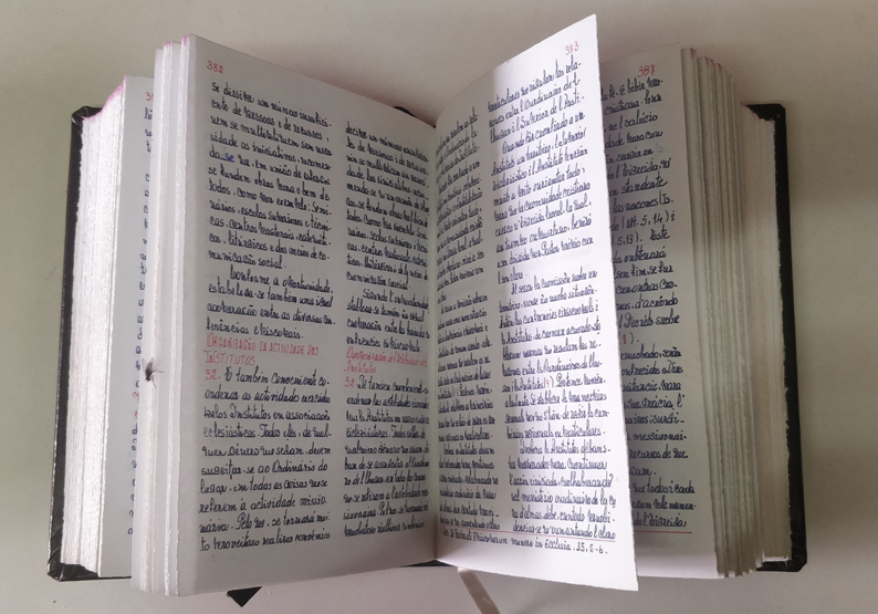 10 anos a traduzir a Bíblia para mirandês