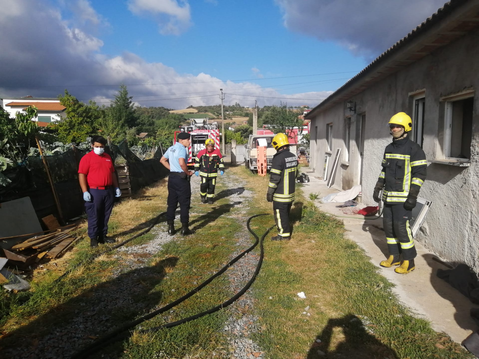 Marido e filho de mulher assassinada em Donai encontrados mortos em casa
