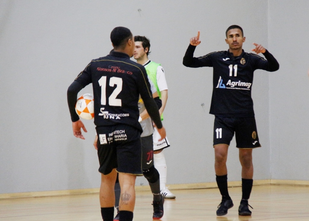 Mogadouro renova com Samuel Silva e Igor Cordeiro