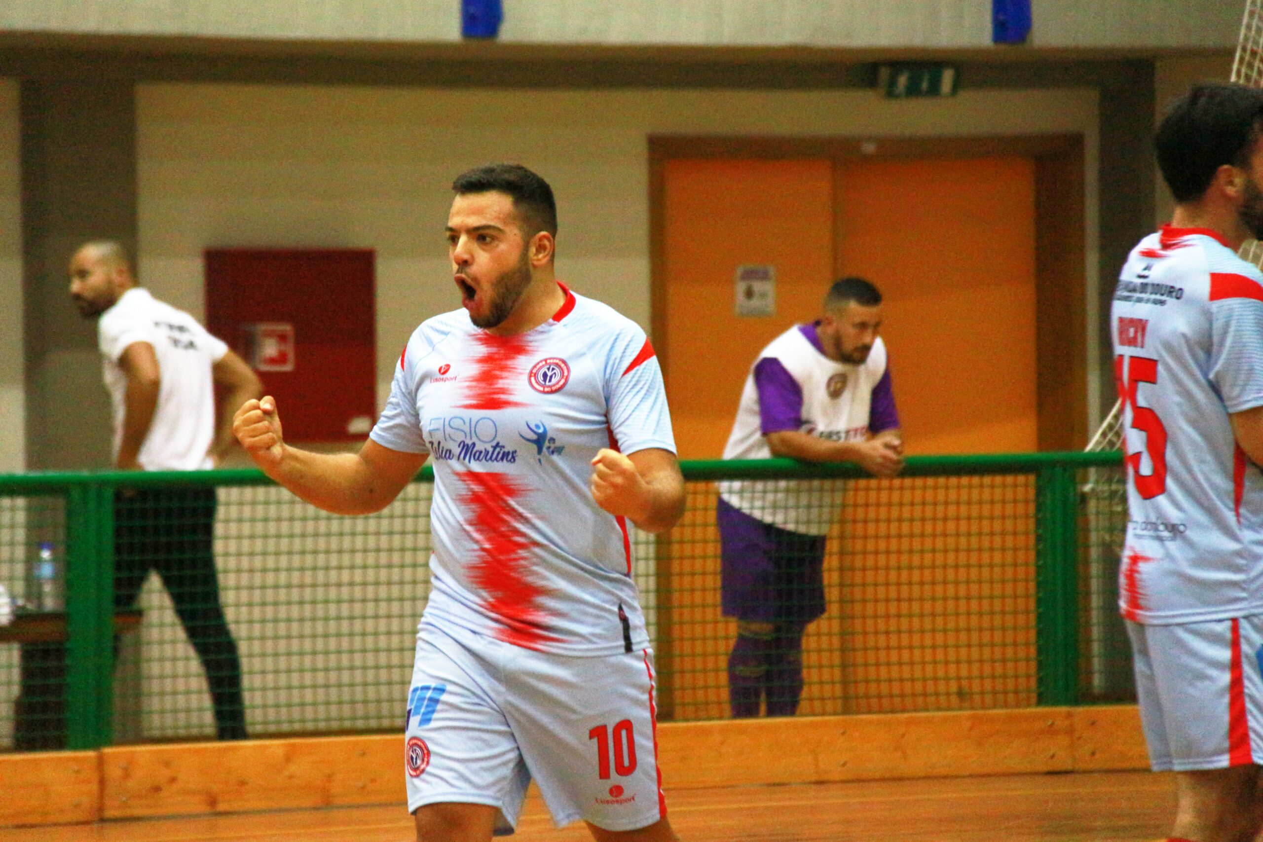 Clube Desportivo Miranda do Douro estreia-se a vencer no Distrital de Futsal