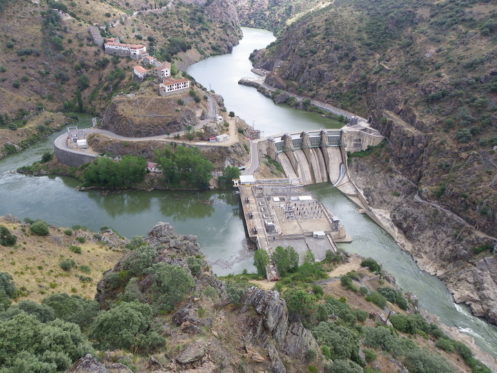 Câmara de Miranda do Douro vai exigir em tribunal pagamento dos impostos da venda das barragens