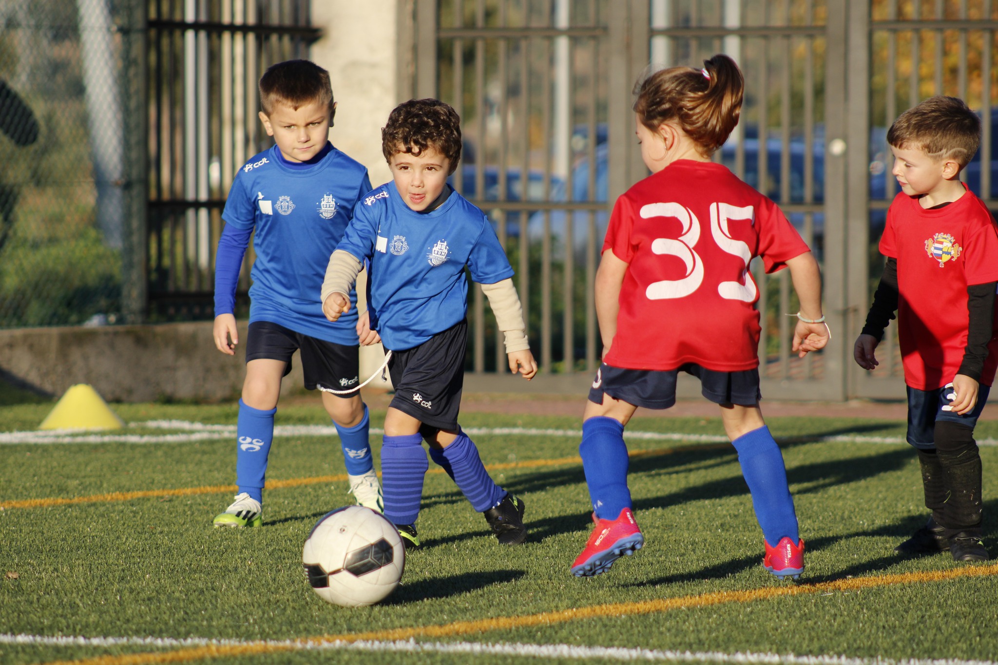 Participaram cerca de 150 crianças no 16º Encontro de Futebol de Petizes e Traquinas em Torre de Moncorvo