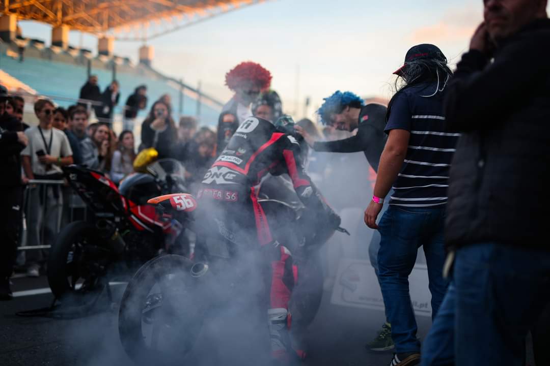 Tiago Rafael voa para a vitória no Autódromo do Estoril