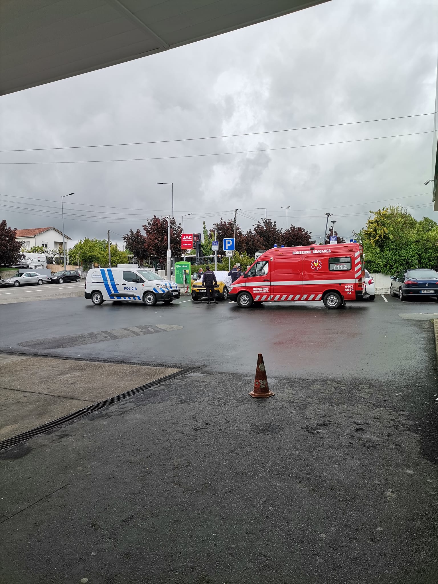 Homem encontrado morto dentro do carro em Bragança