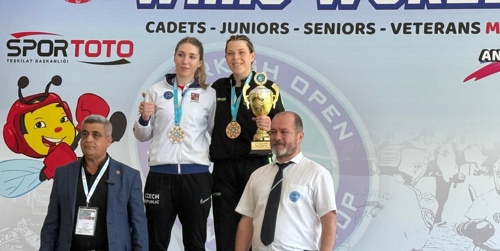 Lutadora transmontana de kickboxing Catarina Dias conquista ouro na Turquia