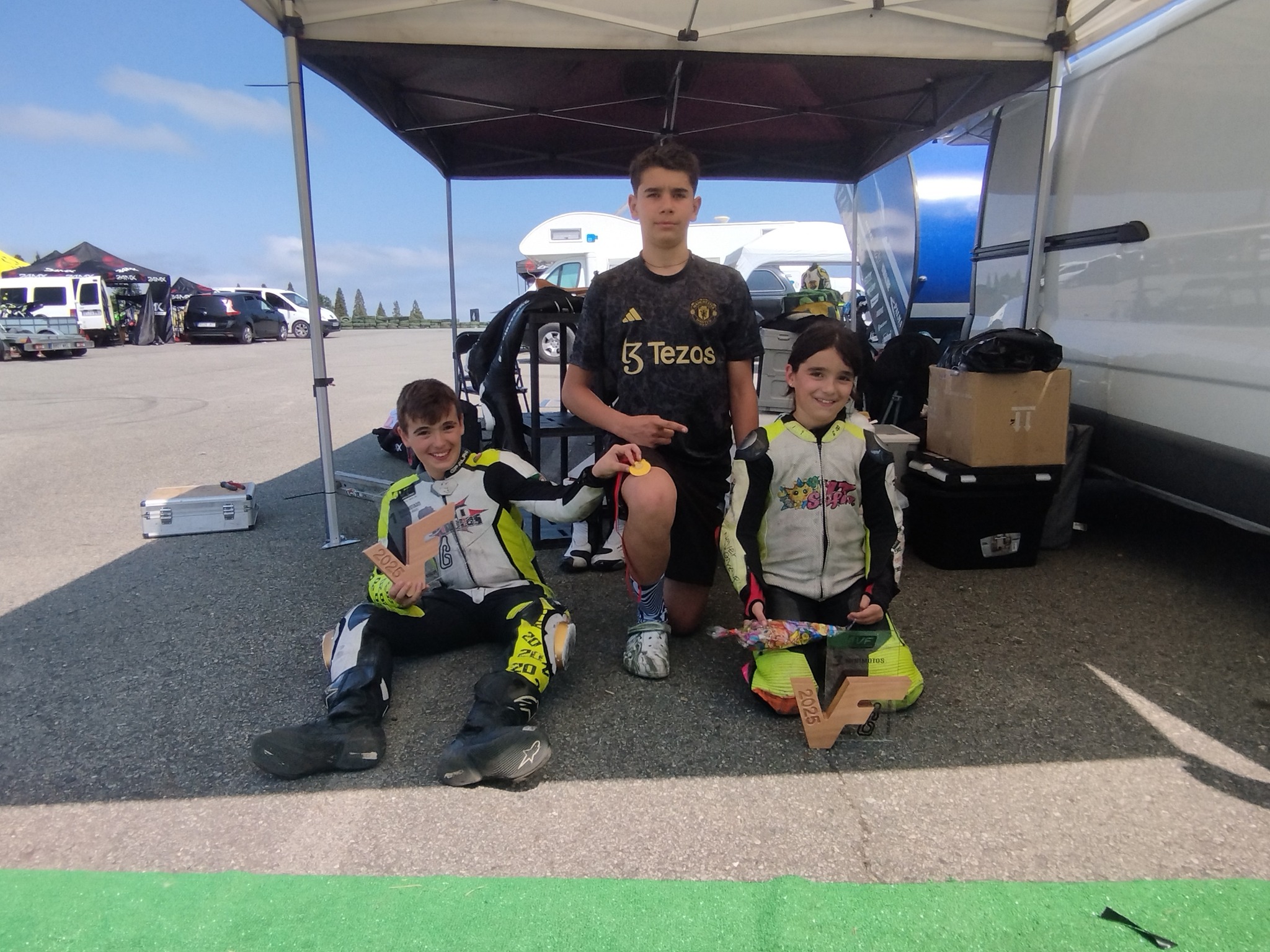 Jovens pilotos da Motocruzeiro Racing Academy sobem ao pódio em Espanha